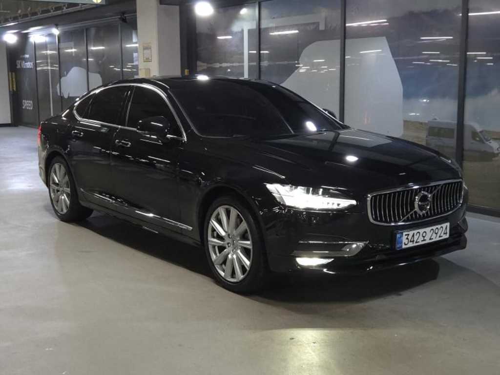 볼보 S90 T5 인스크립션 사진