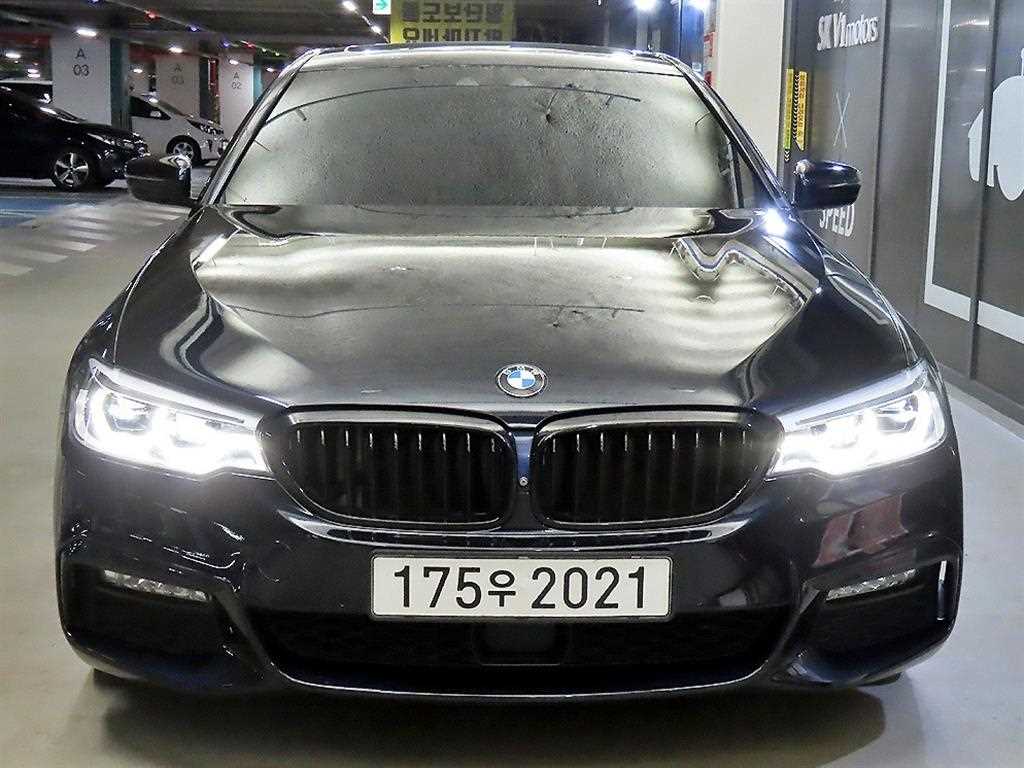 BMW 5시리즈 520d xDrive M 스포츠 플러스 사진 2/20