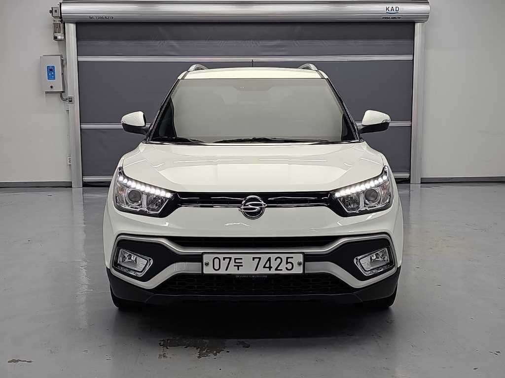 KGM 티볼리 2WD 디젤 1.6 IX 사진 2/19