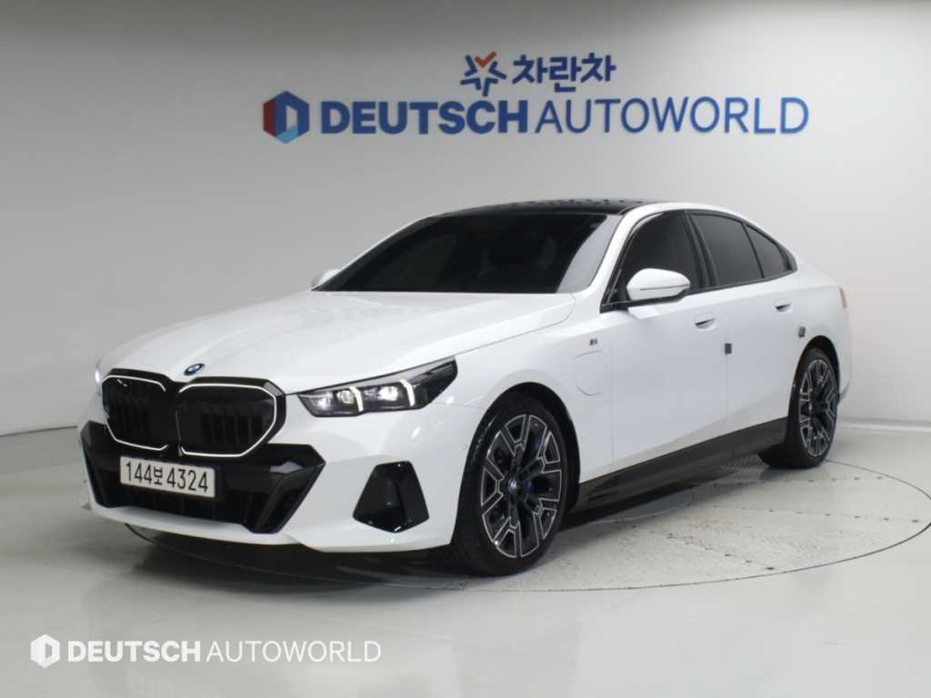 BMW 5시리즈 530e xDrive M 스포츠 프로 사진