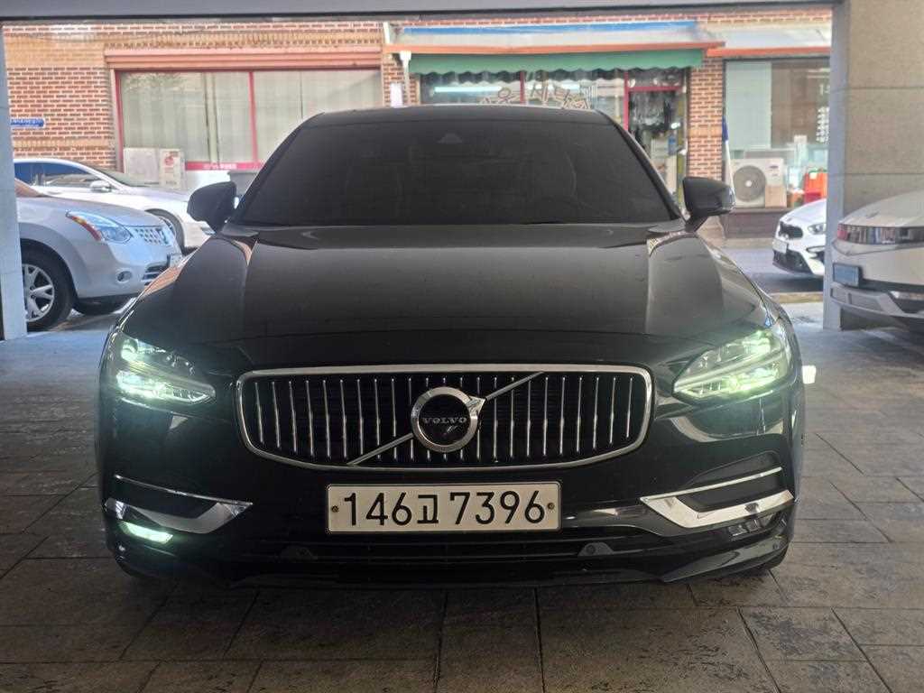 볼보 S90 D5 AWD 인스크립션 사진