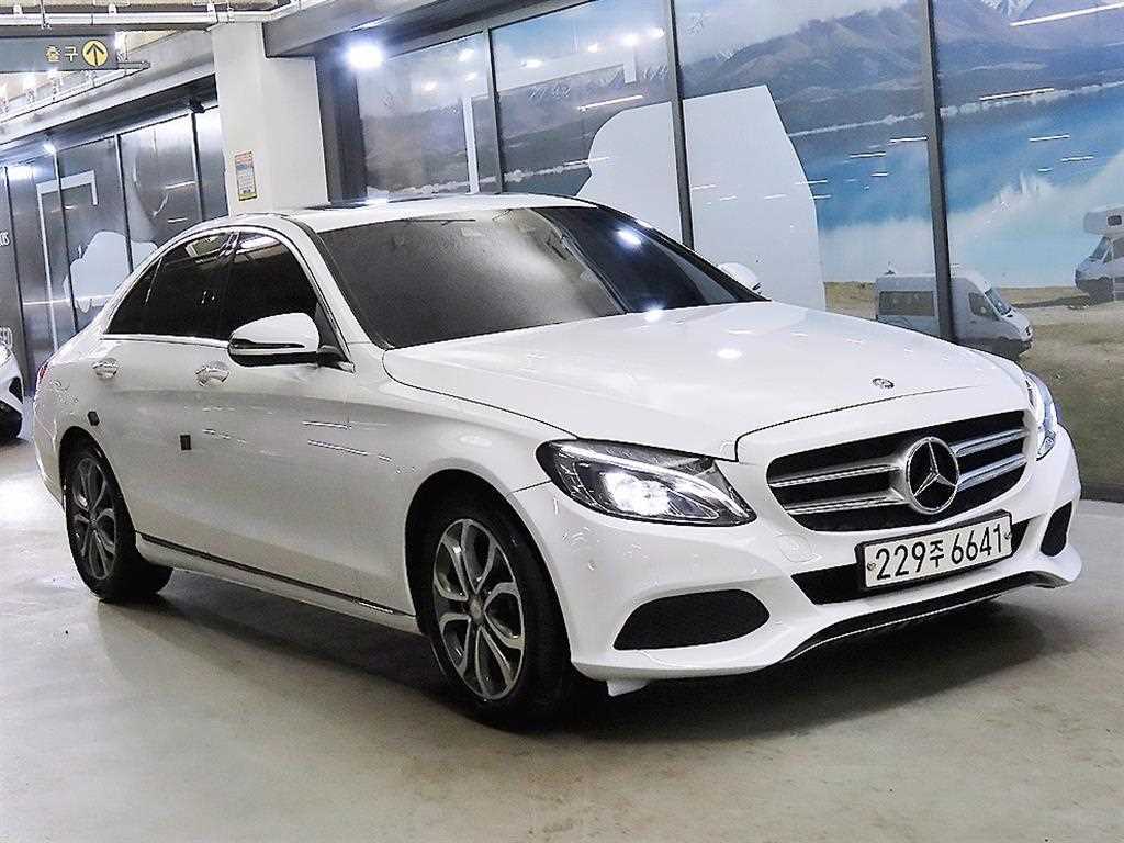 벤츠 C 클래스 C220 d 아방가르드 사진 2/20