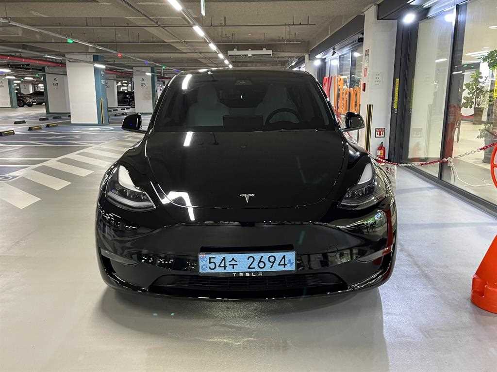 테슬라 모델 Y 퍼포먼스 사진 2/17