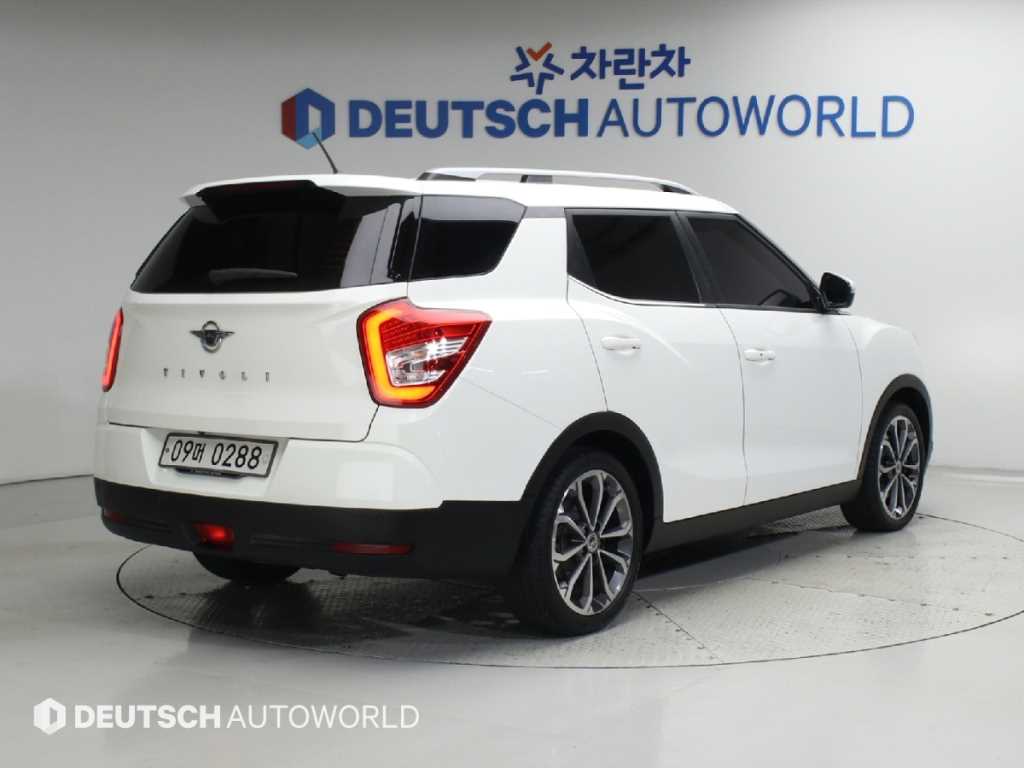 KGM 티볼리 2WD 가솔린 1.6 RX 사진 2/20