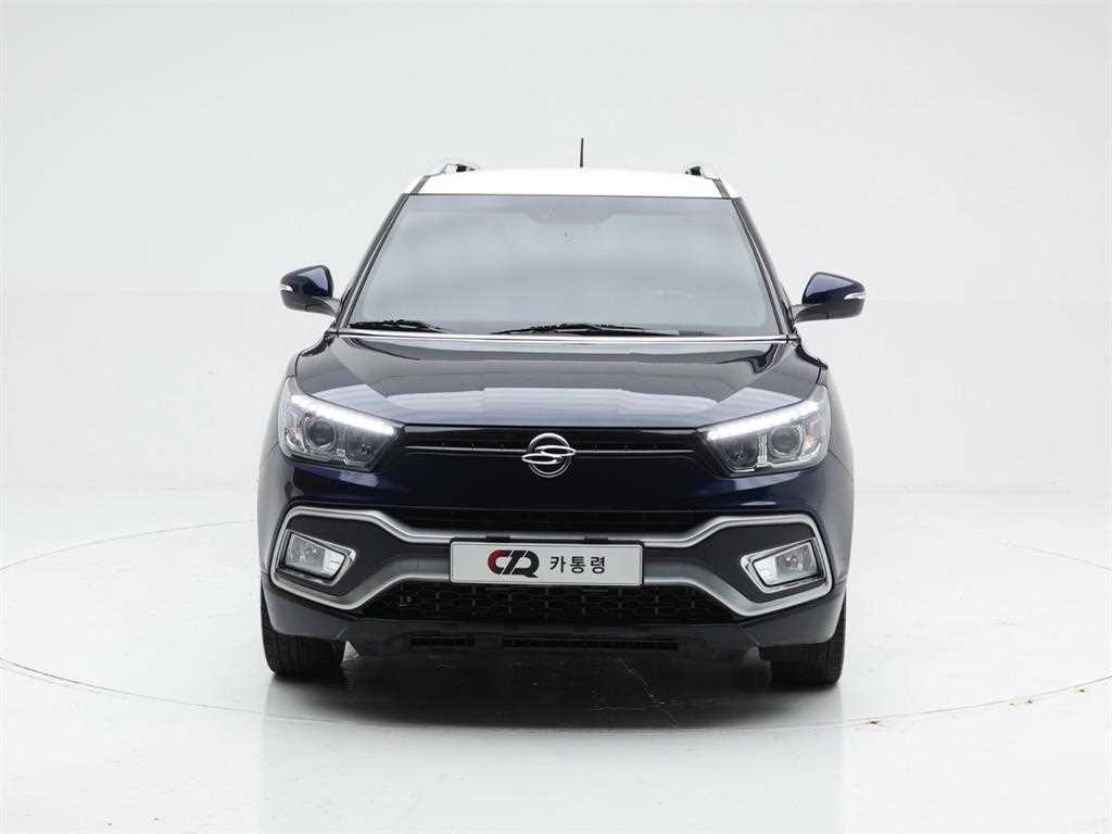 KGM 티볼리 2WD 디젤 1.6 IX 사진 2/19