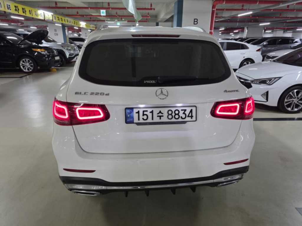 벤츠 GLC 클래스 GLC 220 d 4MATIC 사진 2/20