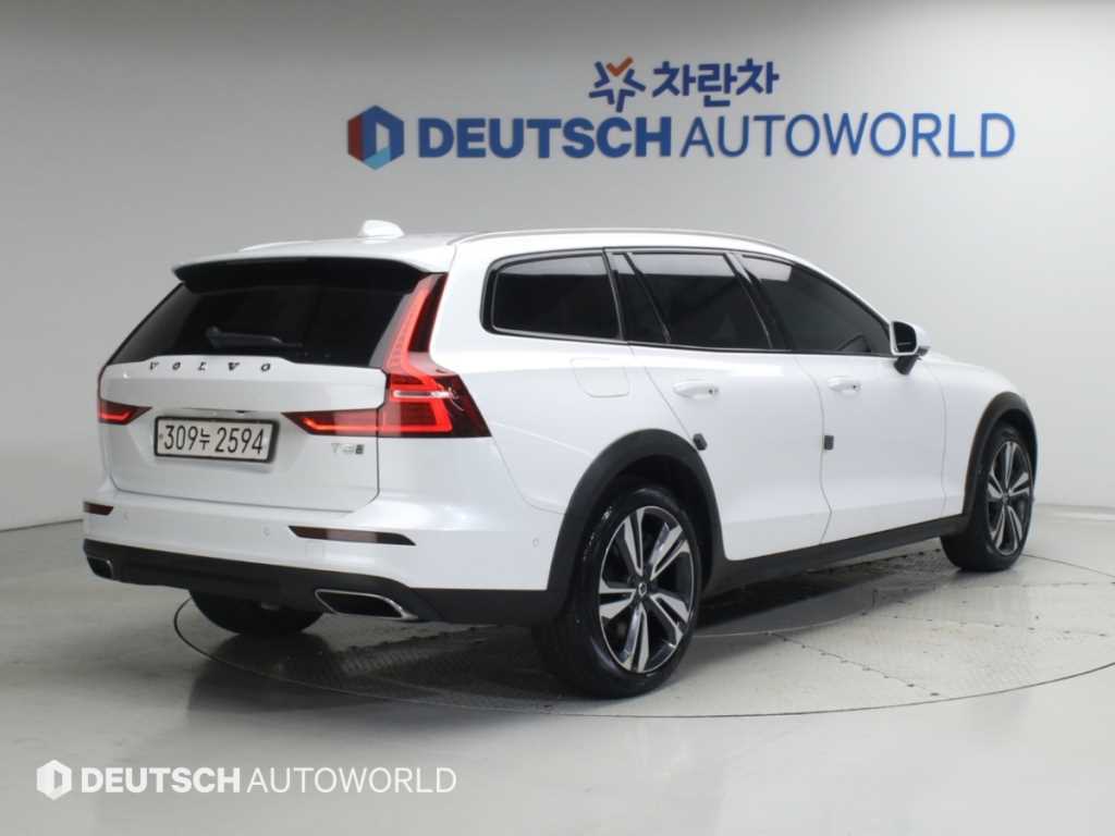 볼보 V60 2.0 T5 프로 AWD 사진 2/20