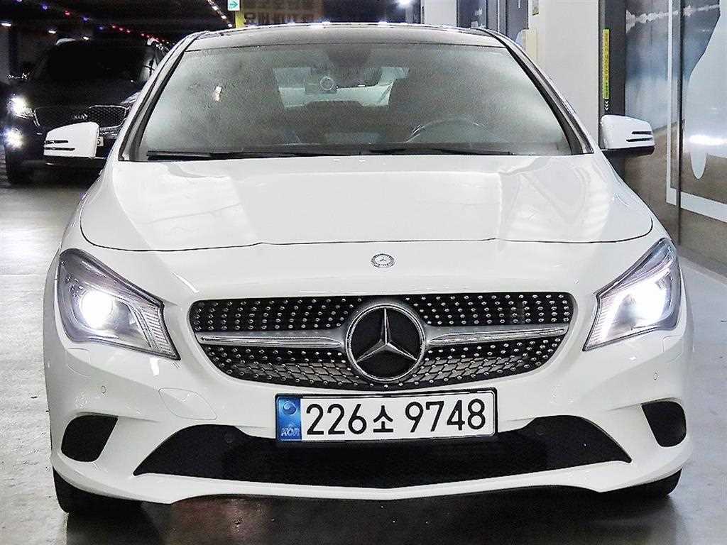 벤츠 CLA 클래스 CLA 200 CDI 사진 2/19
