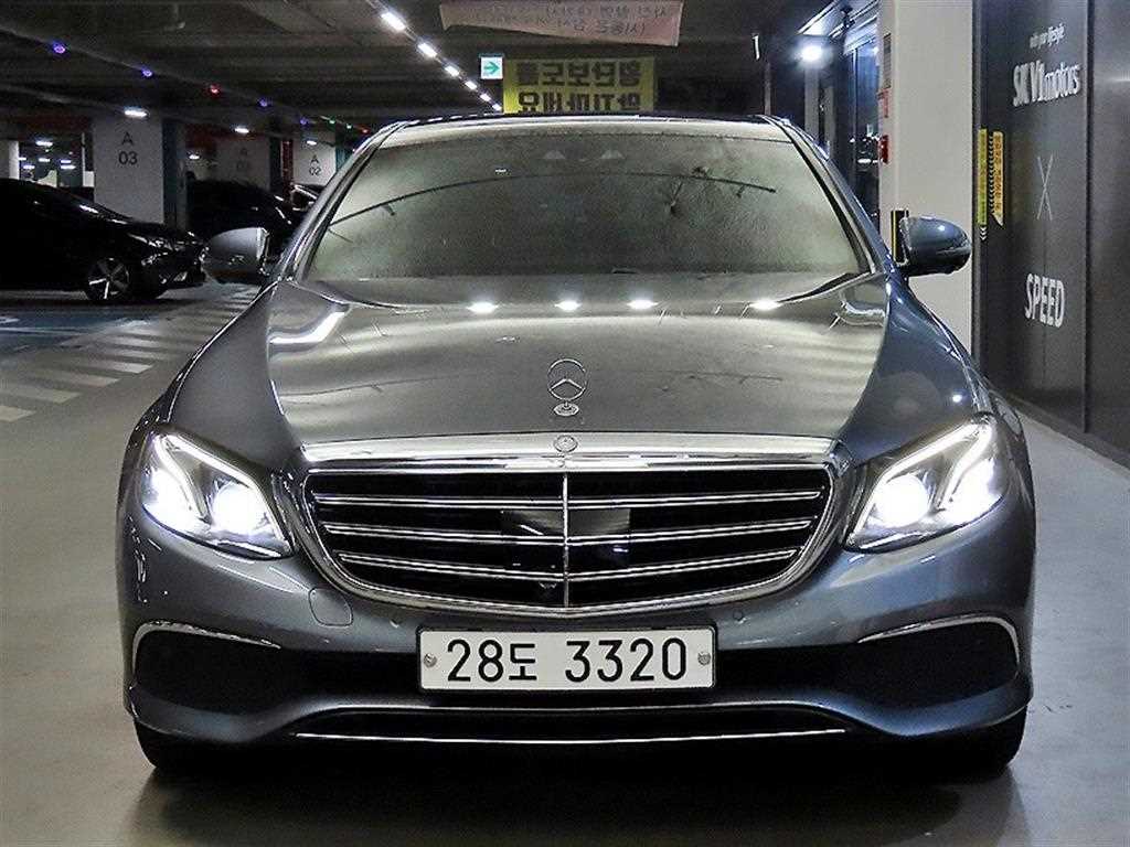 벤츠 E 클래스 E400 4MATIC 익스클루시브 사진 2/20