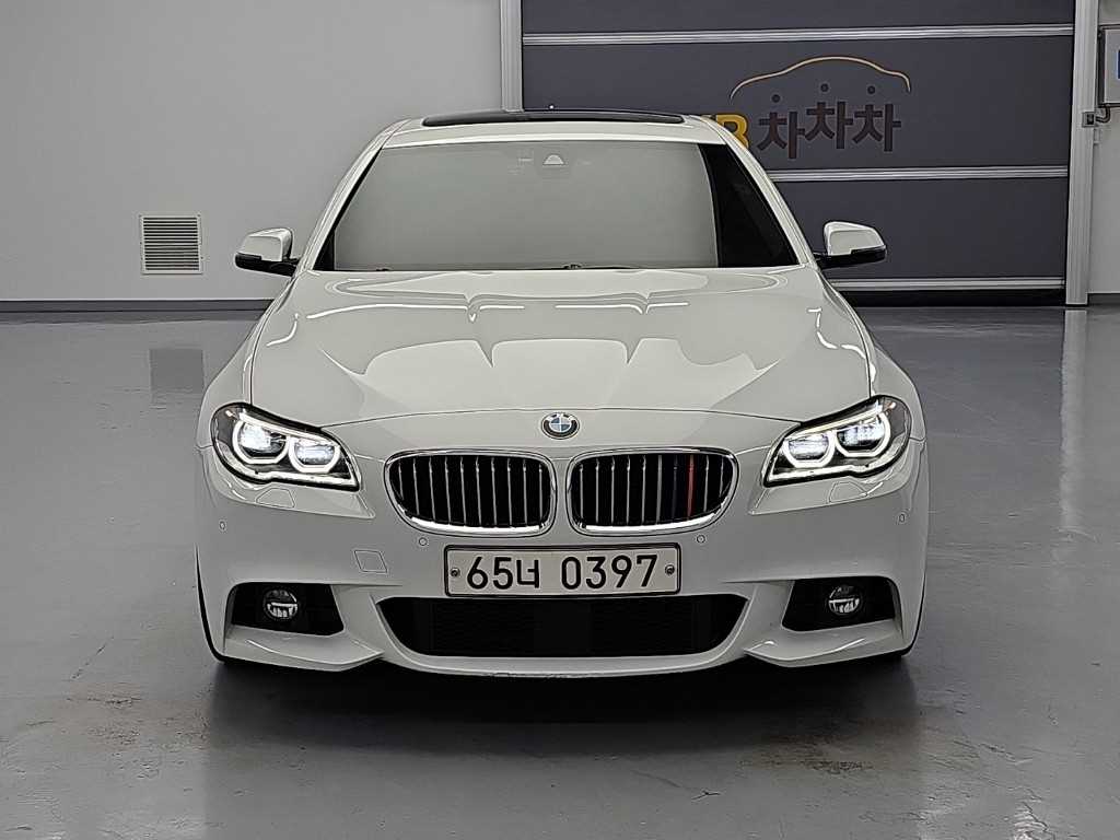 BMW 5시리즈 520d M 에어로다이나믹 사진 2/19