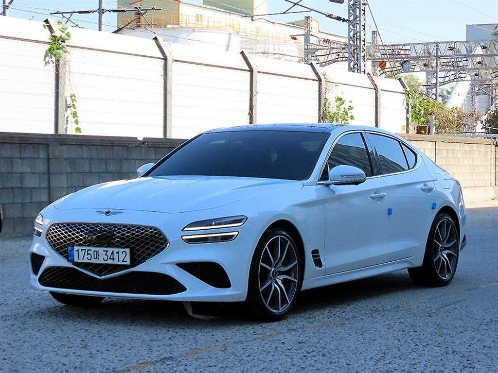 제네시스 G70 가솔린 2.0T 2WD 기본형 사진 2/20