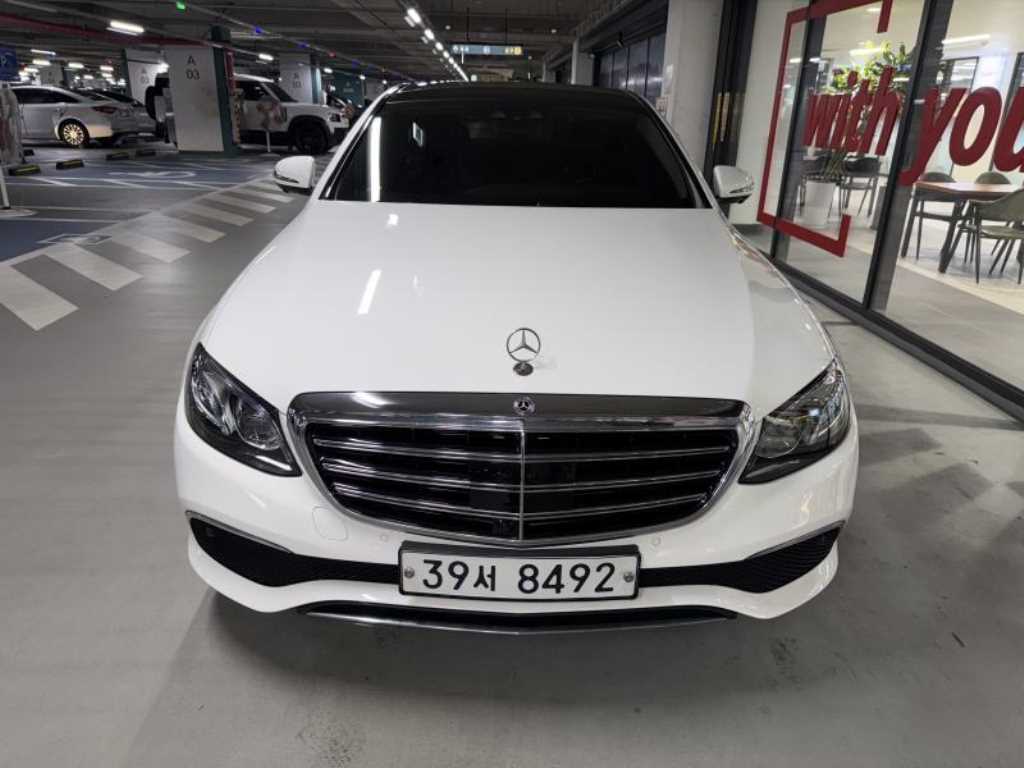 벤츠 E 클래스 E400 4MATIC 익스클루시브 사진