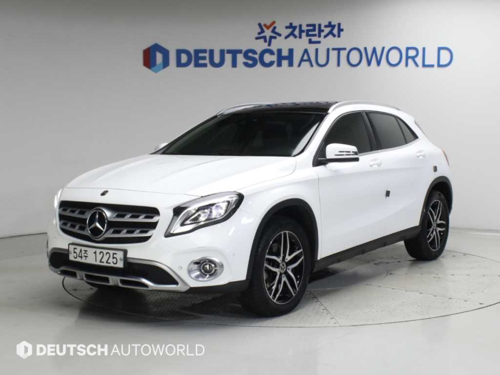 벤츠 GLA 클래스 GLA220 사진