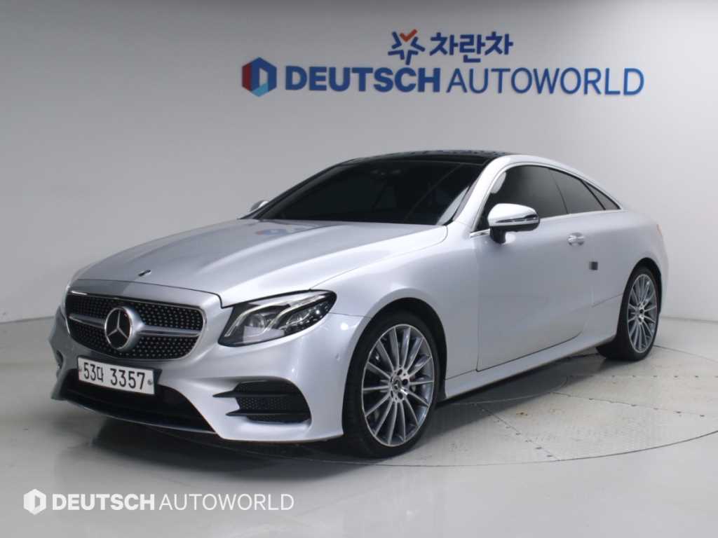 벤츠 E 클래스 E400 4MATIC 쿠페 사진