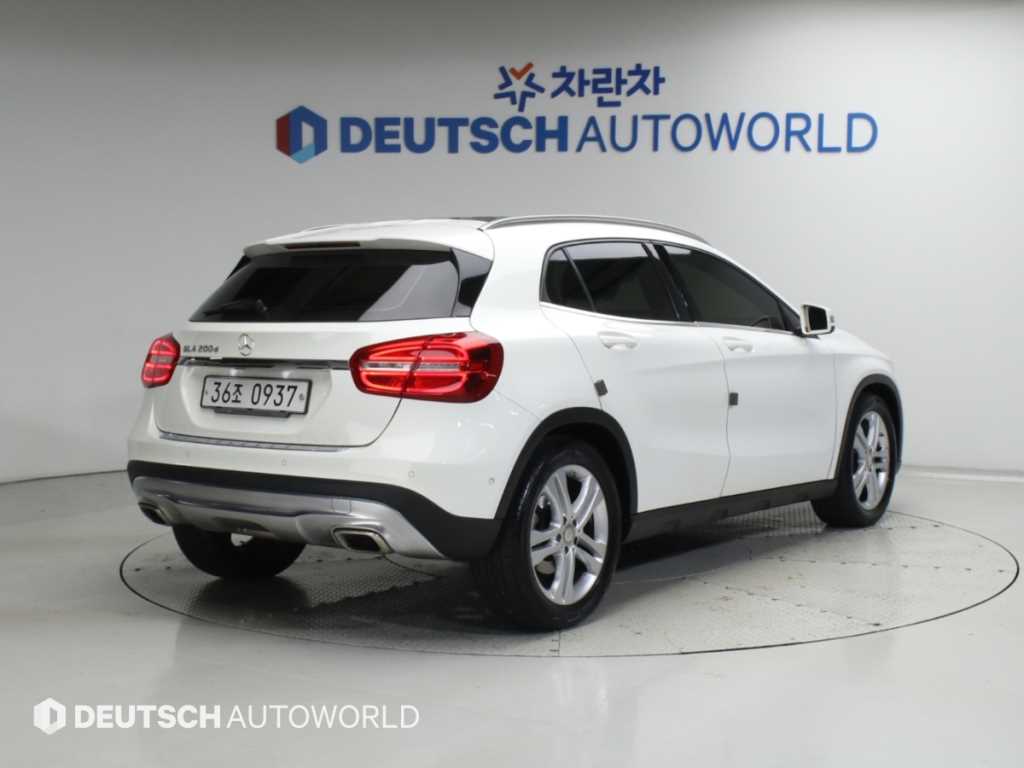 벤츠 GLA 클래스 GLA200 D 사진 2/20