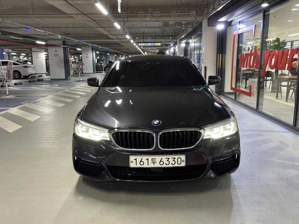 BMW 5시리즈 520i M 스포츠 사진 2/20
