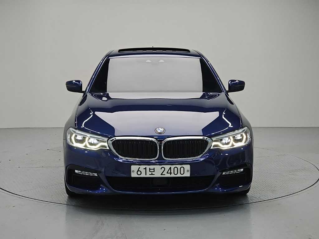 BMW 5시리즈 520d M 스포츠 사진 2/19