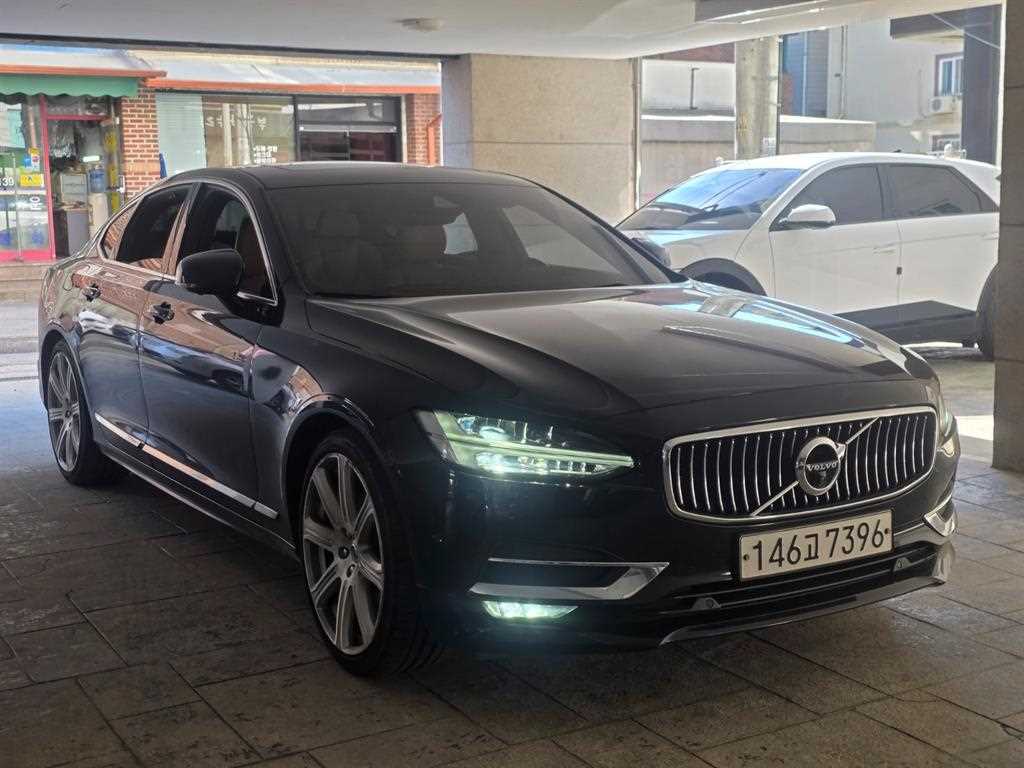 볼보 S90 D5 AWD 인스크립션 사진 2/19
