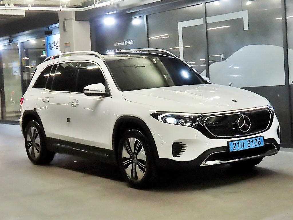 벤츠 EQB 300 4MATIC AMG 라인 사진
