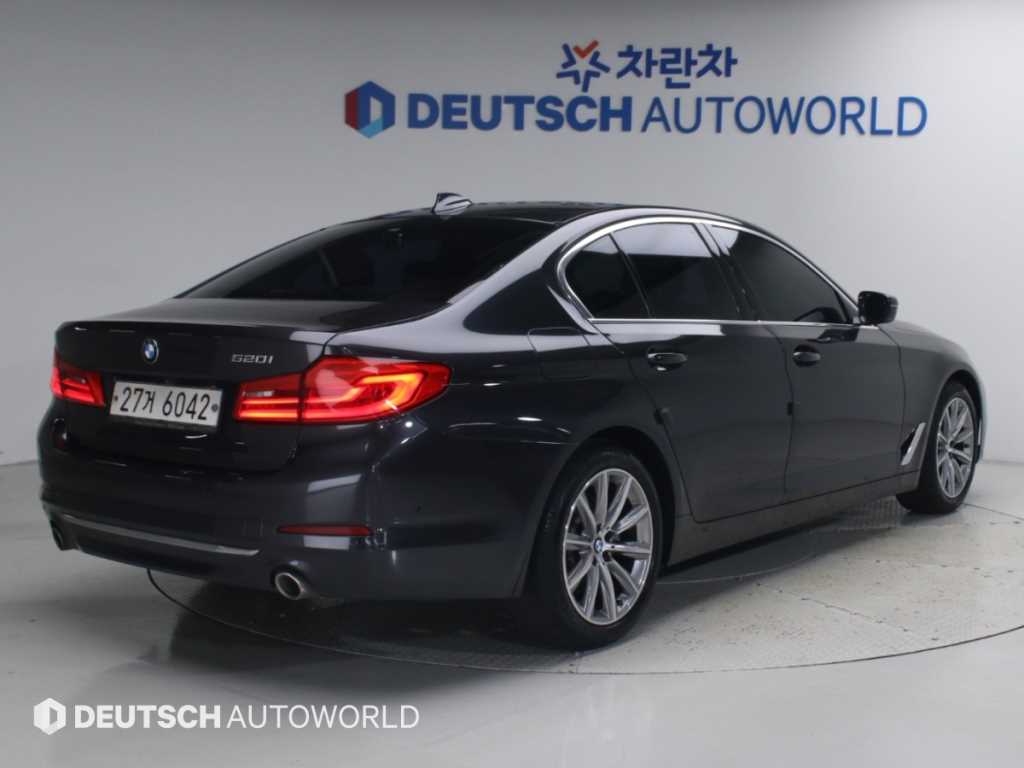 BMW 5시리즈 520i 럭셔리 사진 2/20