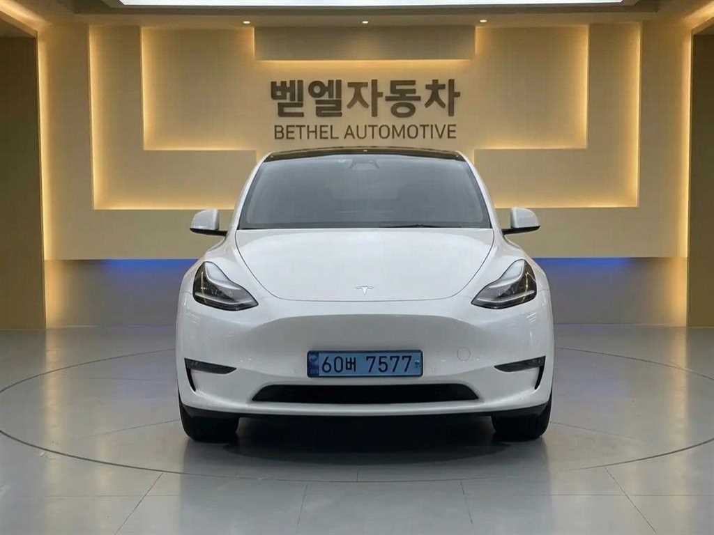 테슬라 모델 Y 롱 레인지 사진