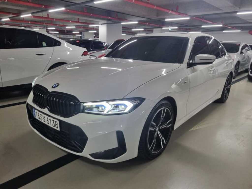 BMW 3시리즈 320d xDrive M 스포츠 사진 2/10