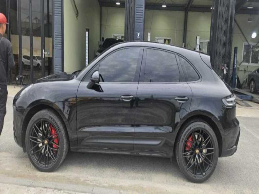 포르쉐 마칸 가솔린 2.9 GTS 사진 2/10
