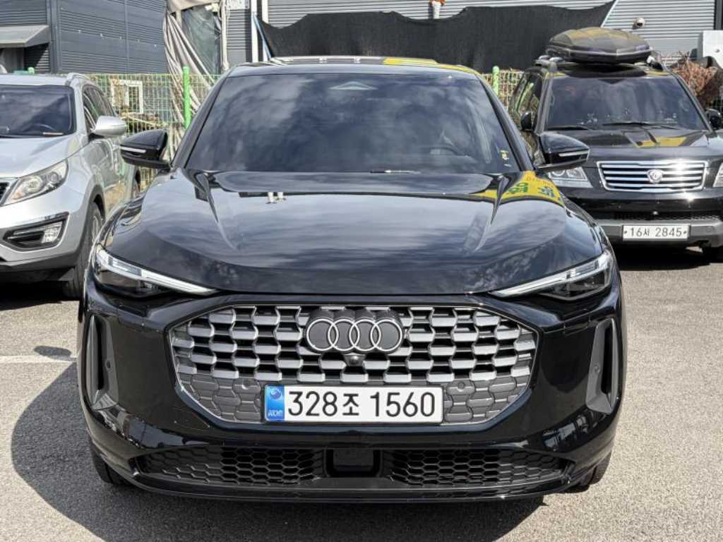 아우디 Q5 스포트백 40 TFSI 콰트로 어드밴스드 사진