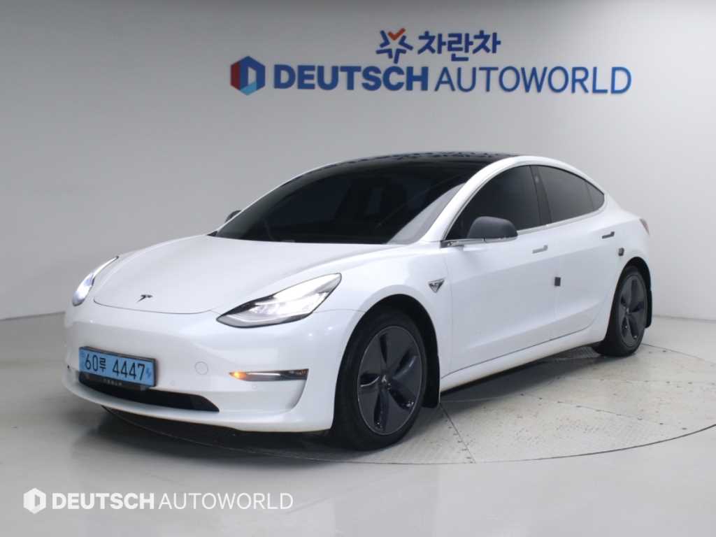테슬라 모델 3 롱 레인지 사진