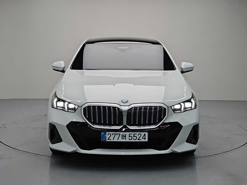BMW 5시리즈 520i M 스포츠 사진 2/19