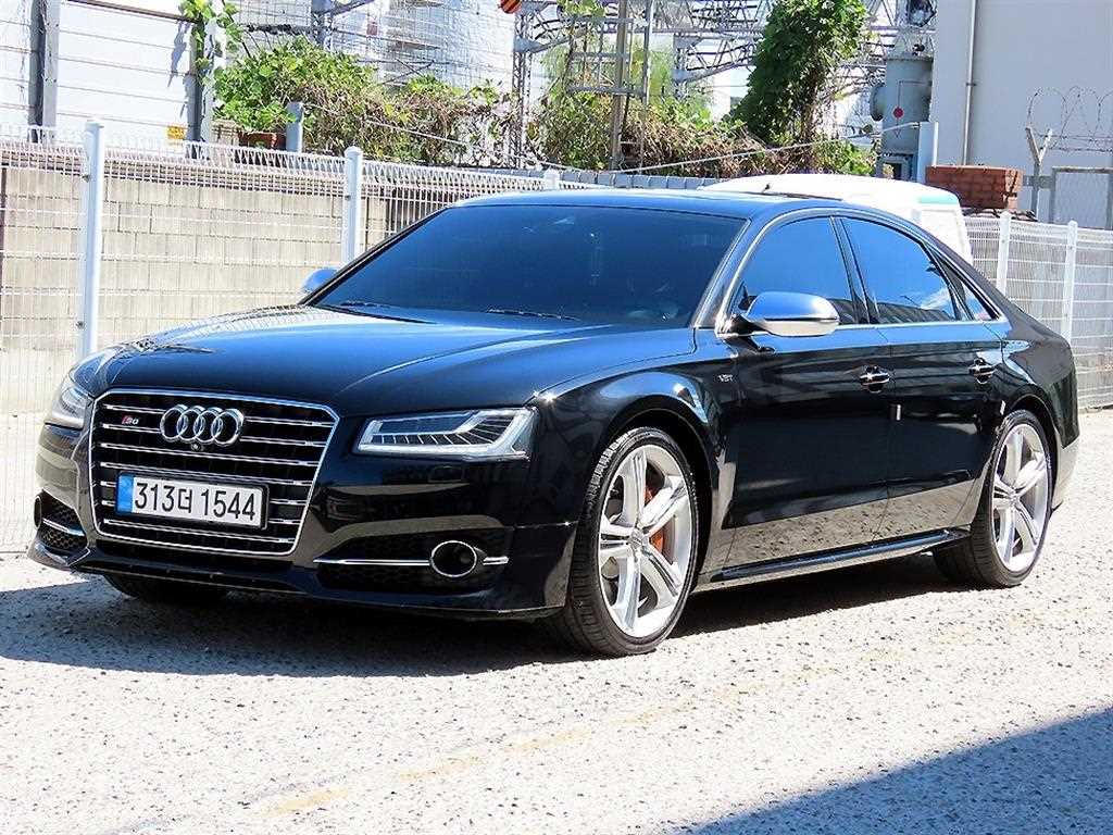 아우디 S8 4.0 TFSI 콰트로 사진 2/20