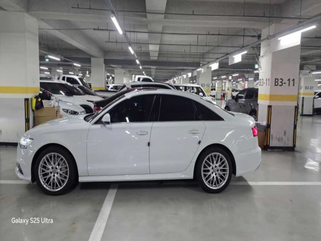 아우디 A6 40 TFSI 프리미엄 사진 2/14