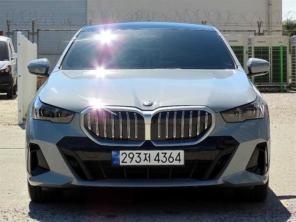BMW 5시리즈 523d M 스포츠 사진
