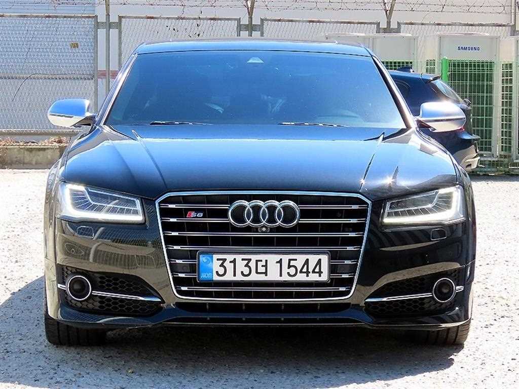 아우디 S8 4.0 TFSI 콰트로 사진