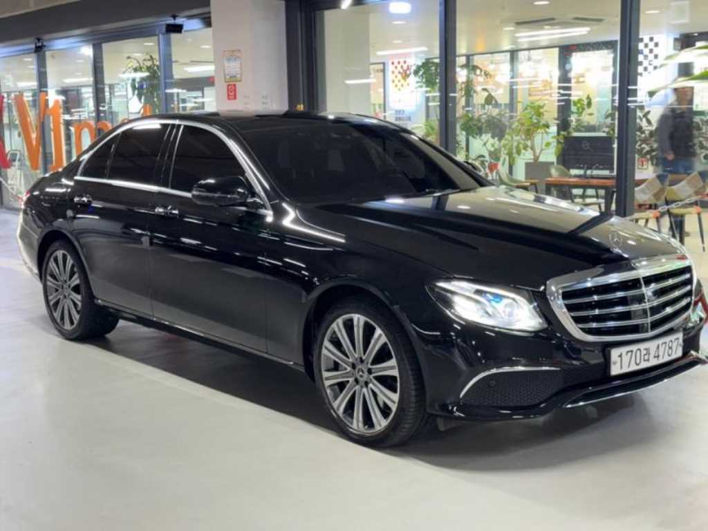벤츠 E 클래스 E450 4MATIC 익스클루시브 사진 2/20