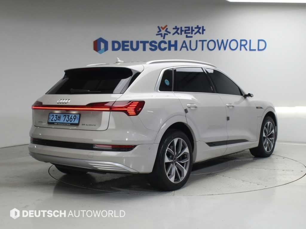 아우디 e-트론 55 콰트로 사진 2/20