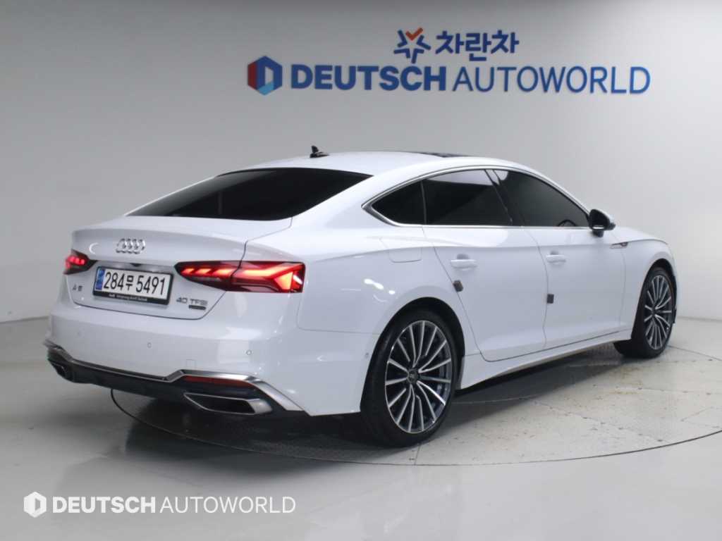 아우디 A5 40 TFSI 콰트로 프리미엄 스포트백 사진 2/20