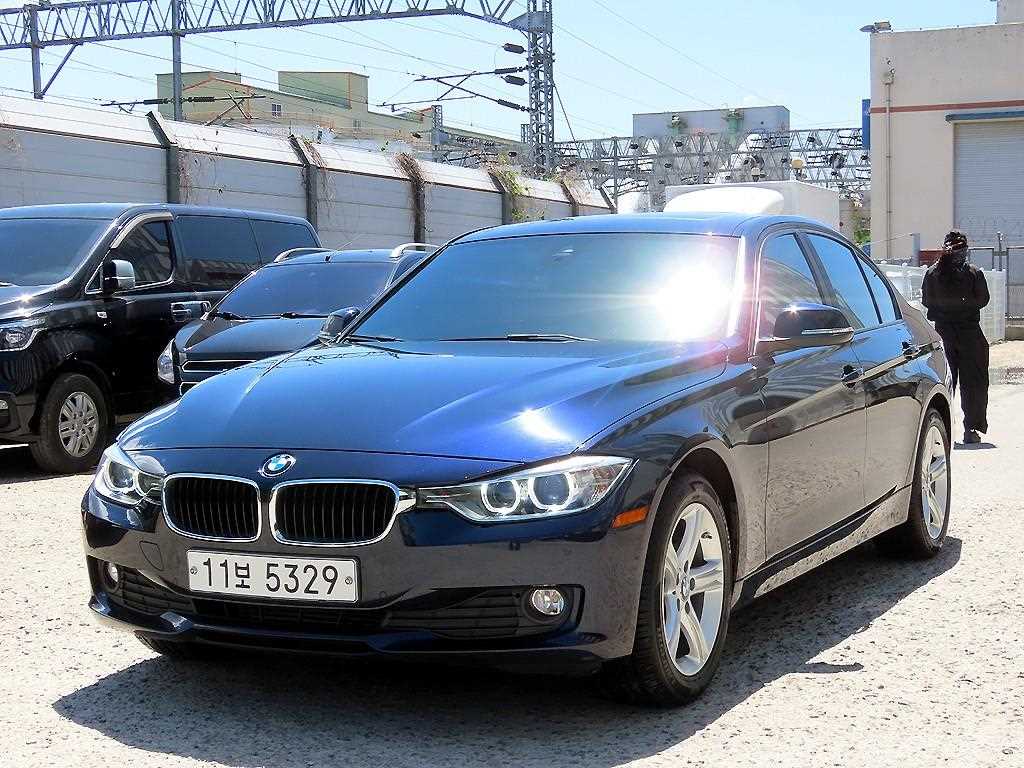 BMW 3시리즈 320d xDrive 사진 2/20