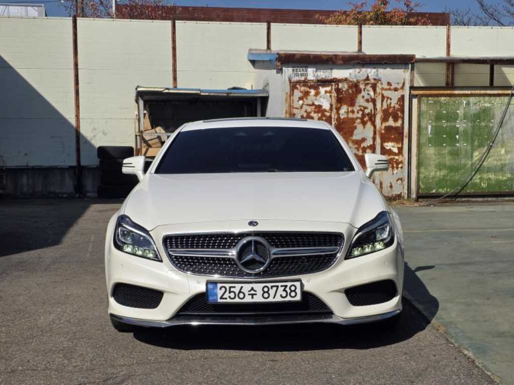 벤츠 CLS 클래스 CLS 250 d 4MATIC AMG Line 사진 2/10
