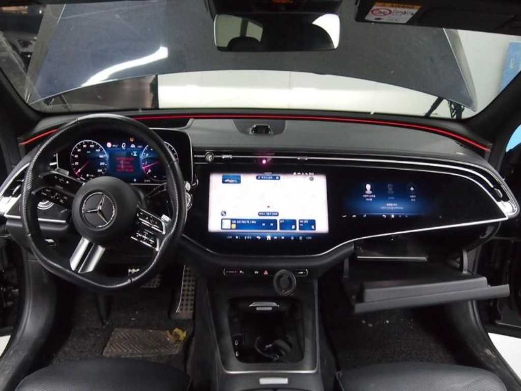 벤츠 E 클래스 E300 4MATIC AMG Line 사진