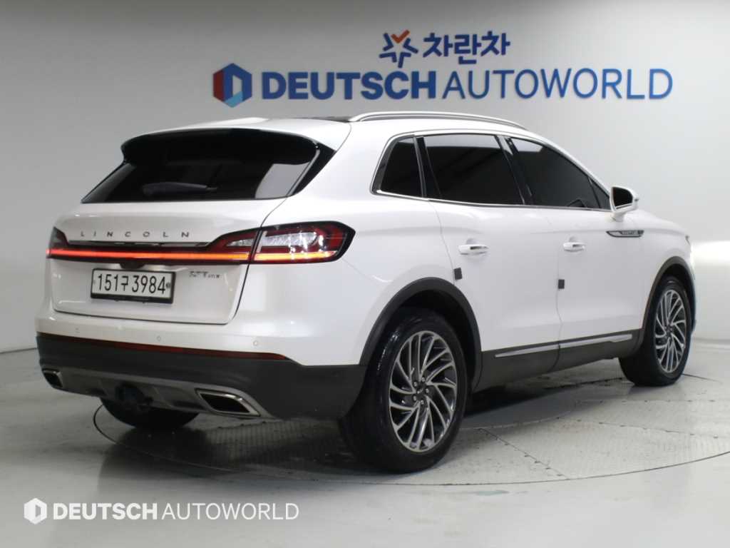 링컨 노틸러스 2.7 리저브 AWD 사진 2/20