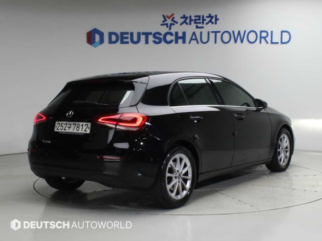 벤츠 A 클래스 A220 해치백 사진 2/20