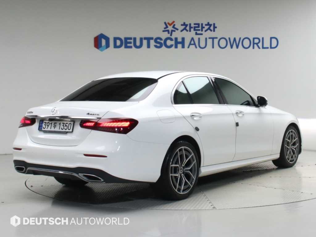 벤츠 E 클래스 E220d 4MATIC AMG라인 사진 2/20