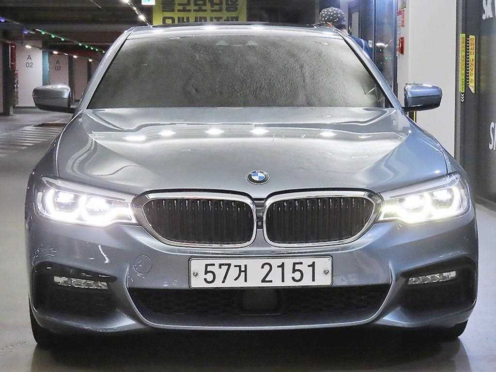 BMW 5시리즈 530i M 스포츠 플러스 사진 2/20