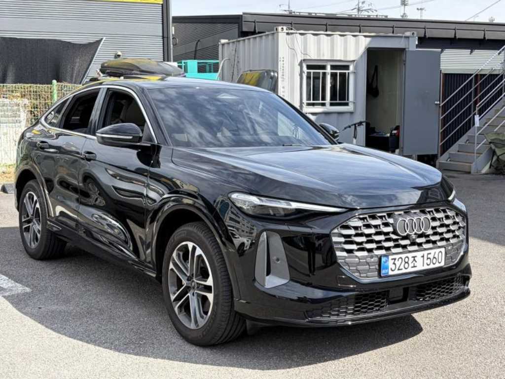 아우디 Q5 스포트백 40 TFSI 콰트로 어드밴스드 사진 2/8