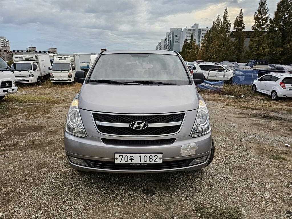 현대 스타렉스 12인승 왜건 4WD CVX 럭셔리 사진 2/20