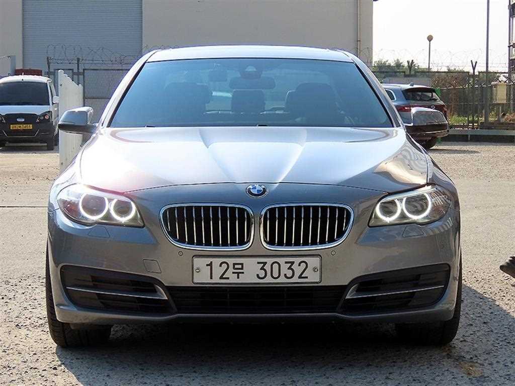 BMW 5시리즈 520d 사진