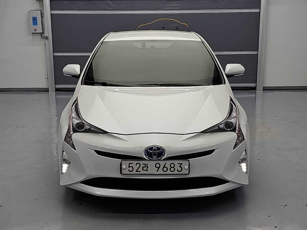 토요타 프리우스 1.8 E 사진 2/18