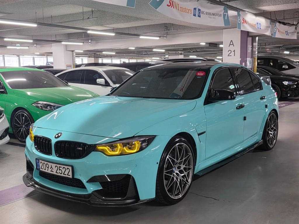 BMW 3시리즈 M3 세단 컴패티션 사진