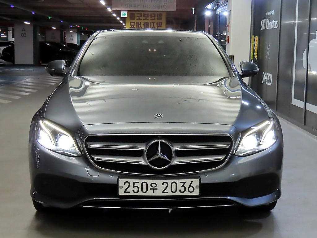 벤츠 E 클래스 E300 4MATIC 아방가르드 사진 2/20